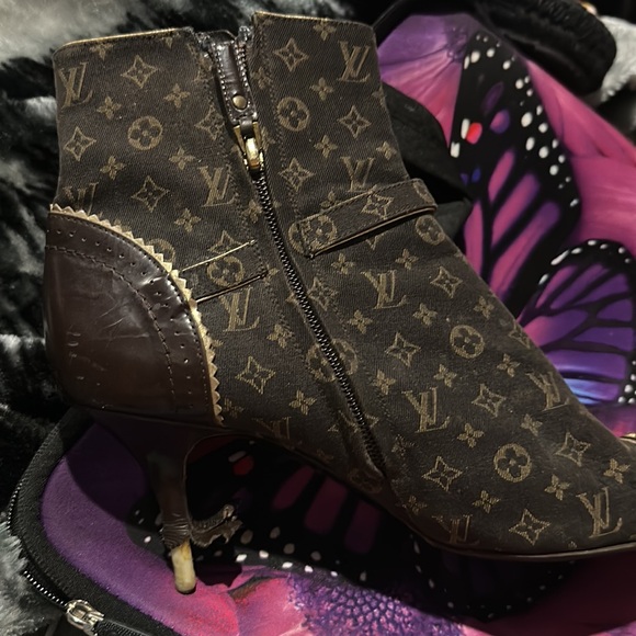 Louis Vuitton Monogram Brown Canvas and Leather Pointy toe booties sz 39 - Picture 4 of 11
